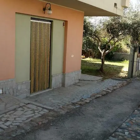 Comodo Con Giardino Дом отдыха Тортоли
